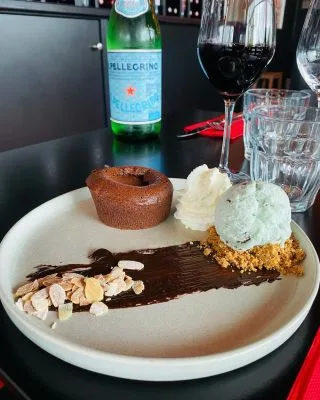 🤩🤤 Coulant au chocolat et sa glace menthe-chocolat 🤤🤩

#foodporn #foodstagram #foodphotography #chocolovers #chocolate #mintgreen #bordeauxmaville🇫🇷 #merignacmaville #bordeauxfood #pastry #dessertporn #miam #delicious #bordeaux