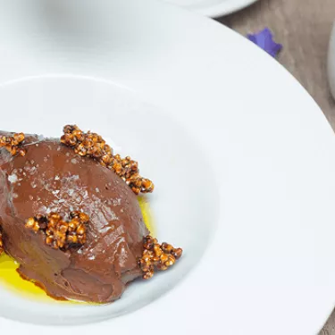 Photo d'une mousse au chocolat vegan chez Haven Annecy.