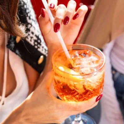Quale modo migliore di godersi il sole di Nizza se non con uno Spritz ghiacciato? ☀️🍹🍽 Sans réservation
🕞 Service en continu de 8h à 21h, 7/7j
📍 3 place Charles Félix, 06300 Nice
mammamia dipiu babbomio villadeste screstaurants restaurant nice frenchriviera lunch dinner visitfrenchriviera cotedazur foodlover vieuxnice courssaleya italia vino spritz pizza