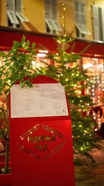 Venez découvrir la magie de l'Italie au cœur de Nice ! 🇮🇹 Nos pizzas croustillantes et nos pâtes faites maisons vous attendent 🍕🍝🍽 Sans réservation
🕞 Service en continu de 11h à 23h, 7/7j
📍 3 place Charles Félix, 06300 Nice