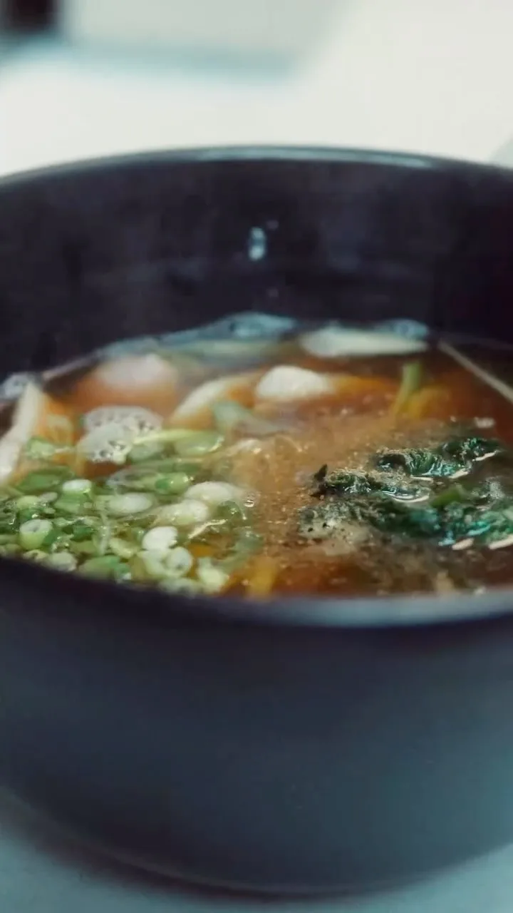 The duck in the Kamonan hot udon is boiled in dashi soup with tokyo negi, topped with sansho peppercorn for aroma.