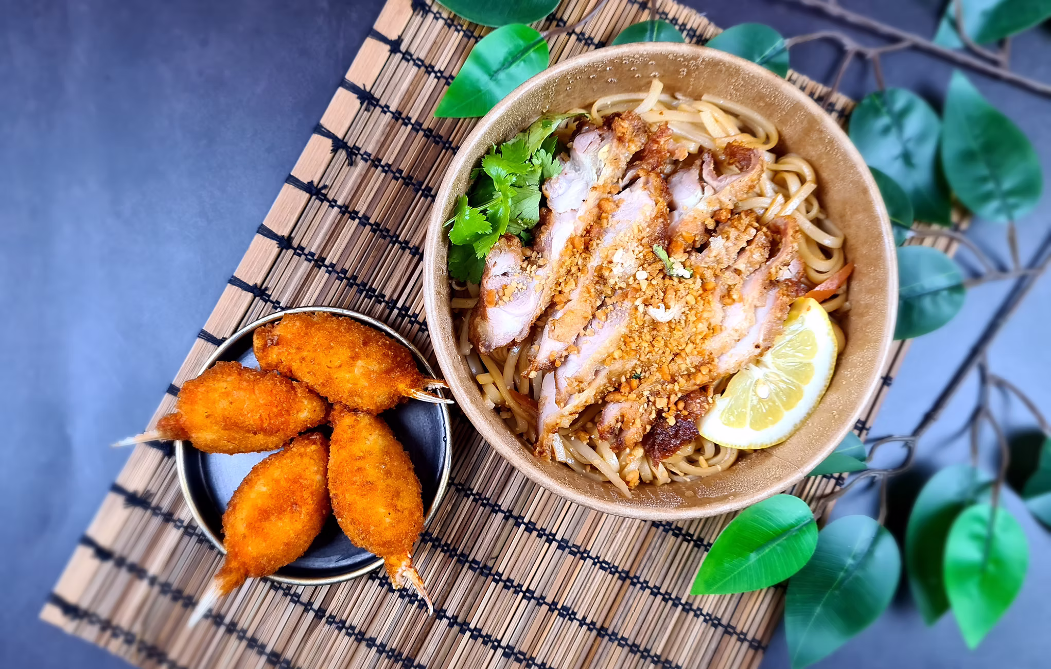 yummy asian food pad thai poulet